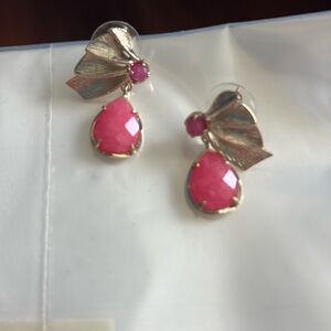 Kendra Scott pink earrings